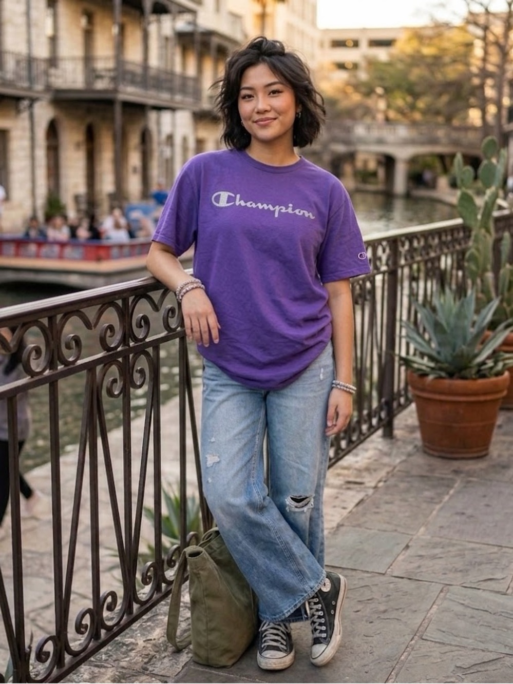 Champion Purple Graphic Logo Spell Out Vintage T-Shirt Size Large
